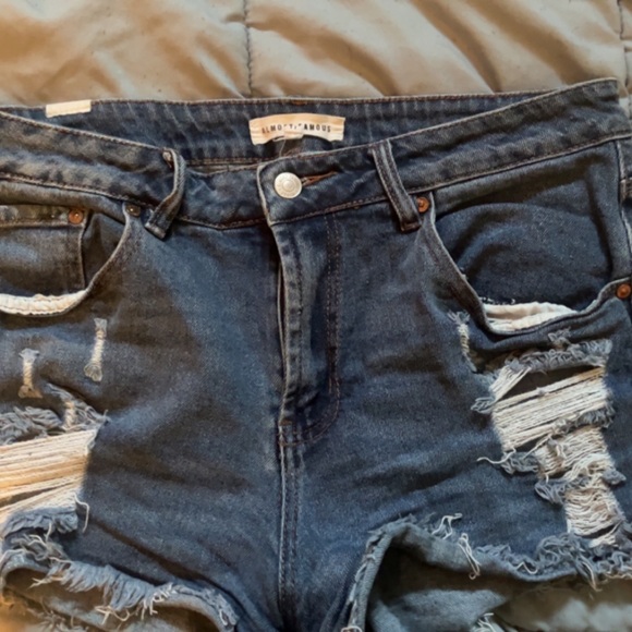 Almost famous Jean shorts - Picture 1 of 2